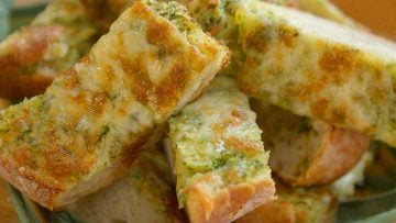 How to make garlic bread recipe
