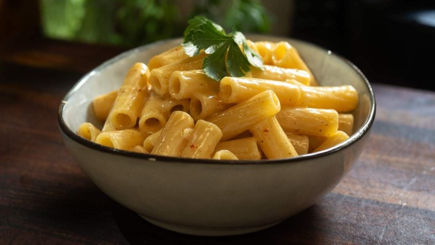 Buttered Garlic & Chilli Pasta